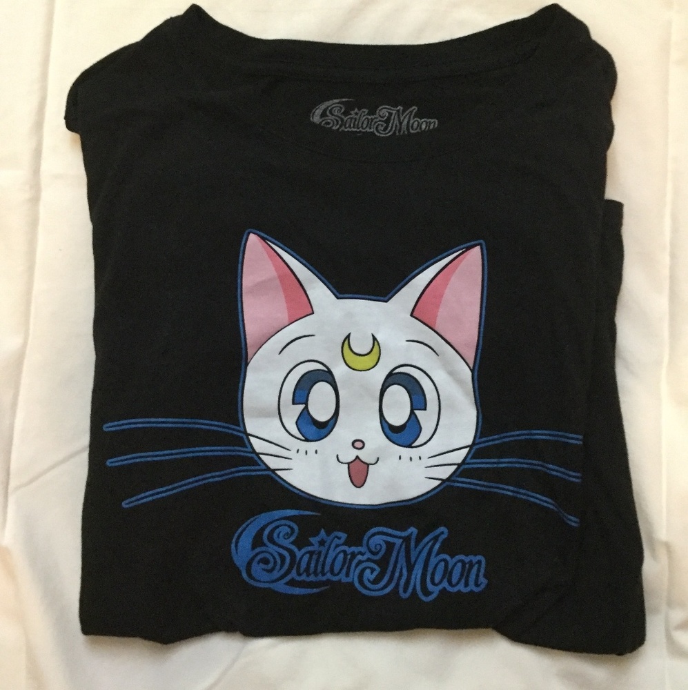 sailor moon artemis cat graphic tee